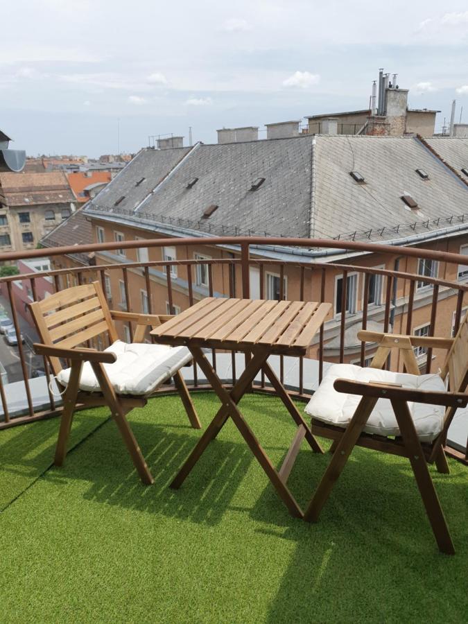 דירה Modern Floor Loft With Balcony *