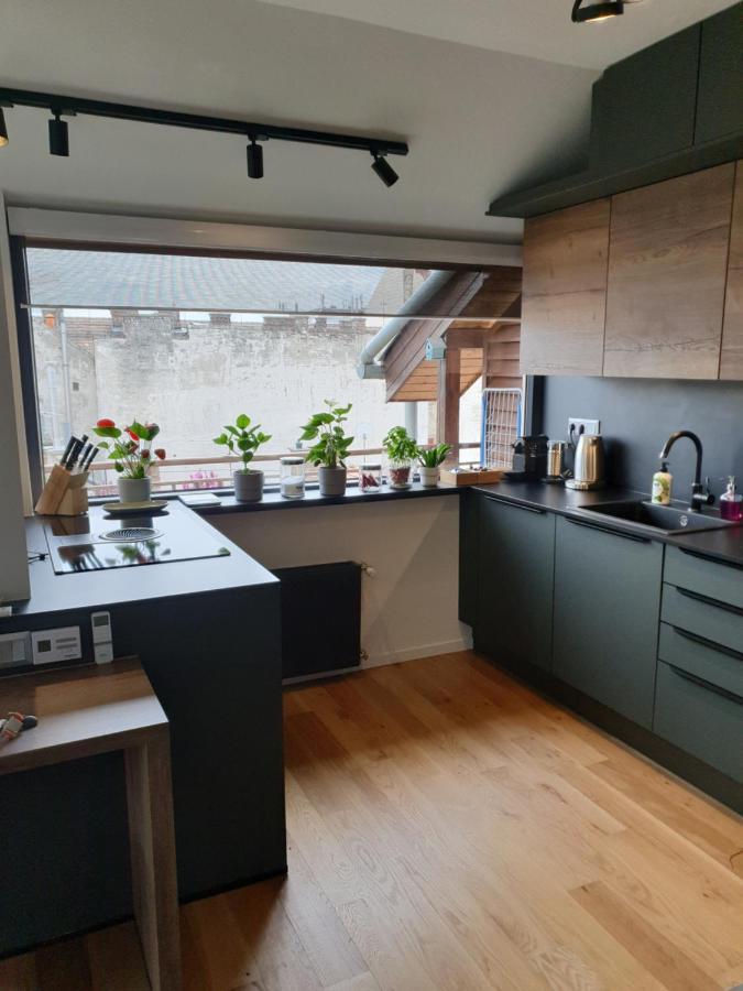 דירה Modern Floor Loft With Balcony *