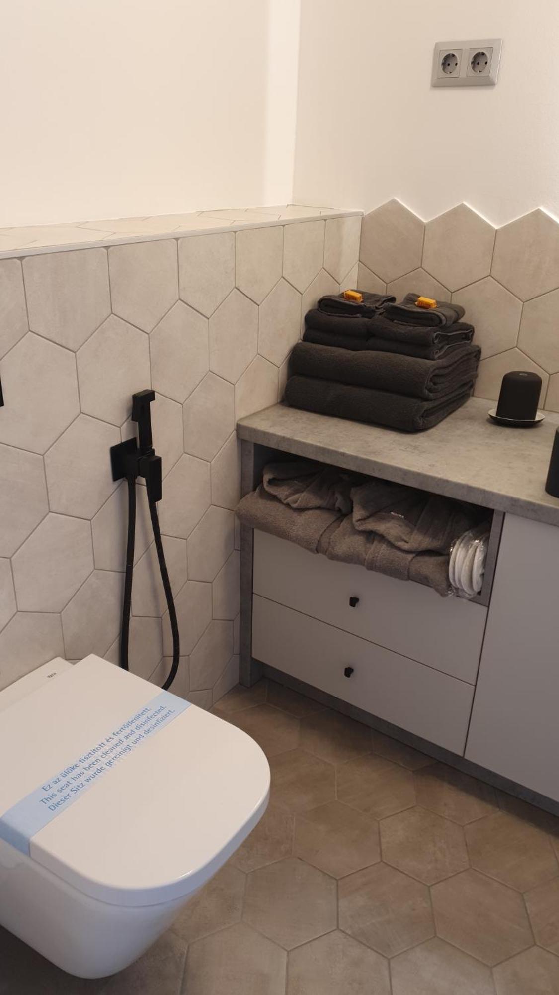 דירה Modern Floor Loft With Balcony *