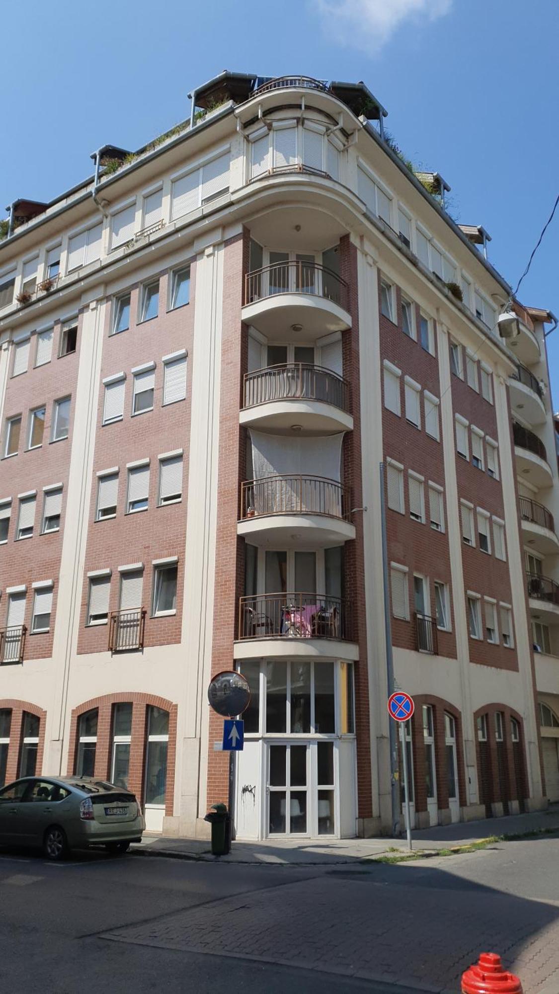 Modern Floor Loft With Balcony בודפשט